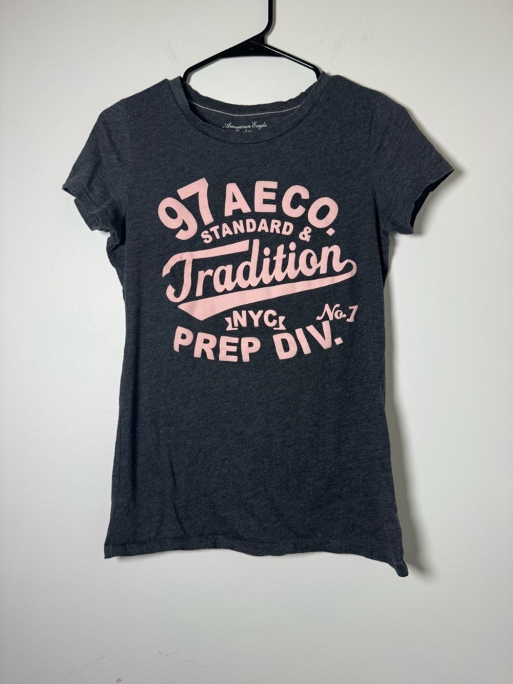 American Eagle AEO Graphic Tee 97 Tradition NYC Prep Gray Pink M